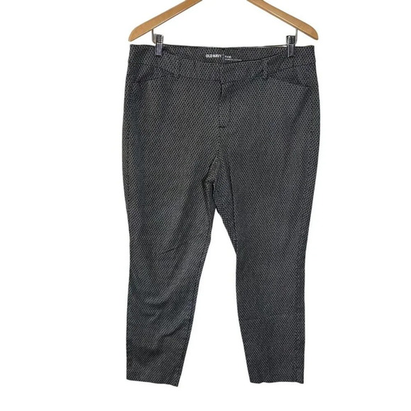 Old Navy Pants - Old Navy Pixie Pants 16 Mid Rise Black White Diamond Geometric Pattern Career